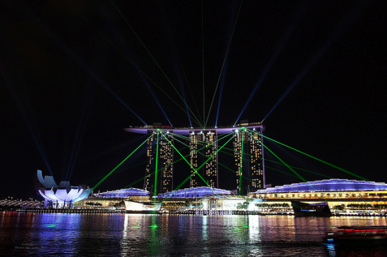 Laser + Water Show, Marina Sands, Singapore - Photo: Luke Ma via Flickr, used under Creative Commons License (By 2.0)