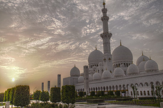 Sheikh Zayed Mosque, Abu Dhabi, United Arab Emirates - Photo: lam_chihang via Flickr, used under Creative Commons License (By 2.0)